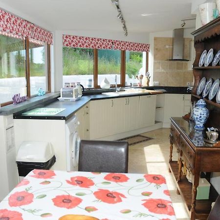 Ty-Hapus Cottage Jordanston ภายนอก รูปภาพ