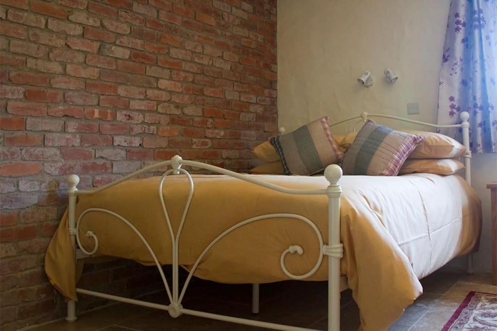 Ty-Hapus Cottage Jordanston ภายนอก รูปภาพ